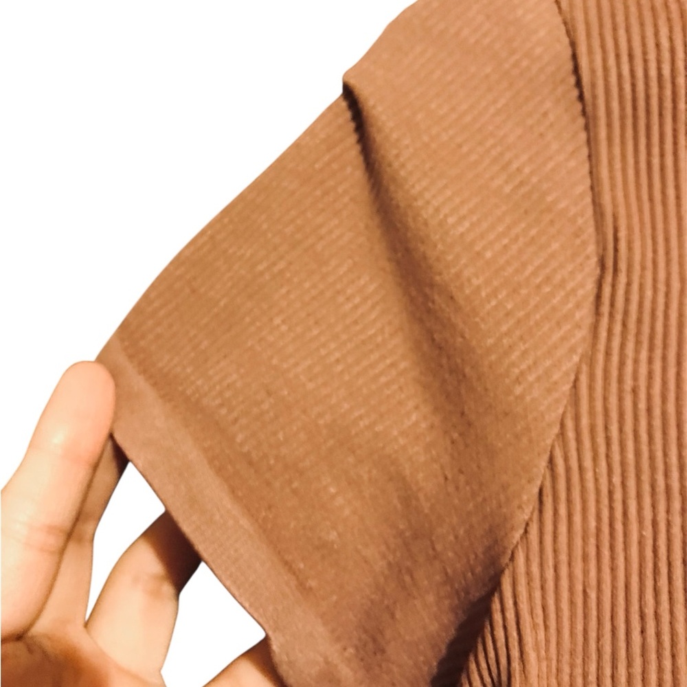 Abound Basic Top - Picture 4 of 5